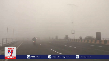 Sương mù dày đặc gây gián đoạn giao thông tại Ấn Độ