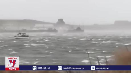 Bão Gerrit gây gián đoạn giao thông nghiêm trọng tại Anh