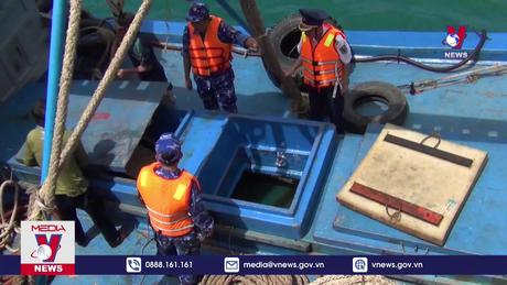 Tạm giữ tàu chở 35.000 lít dầu DO không rõ nguồn gốc 