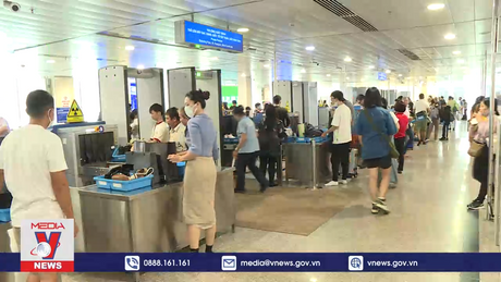 Sân bay Tân Sơn Nhất “dễ thở” dù khách tăng