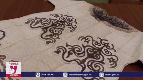 Hồi sinh nghề làm quần áo từ da cá tại Nga