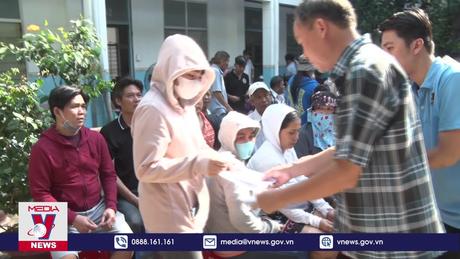 An Giang hỗ trợ các tiểu thương chợ Châu Long