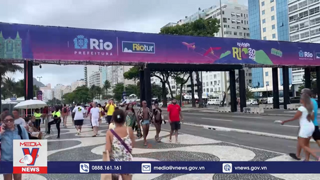Brazil chuẩn bị cho lễ đón năm mới bên bãi biển
