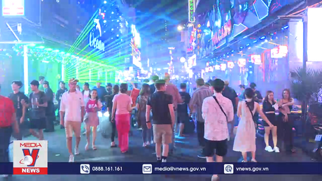 Phố Tây, khách Tây tưng bừng đón năm mới