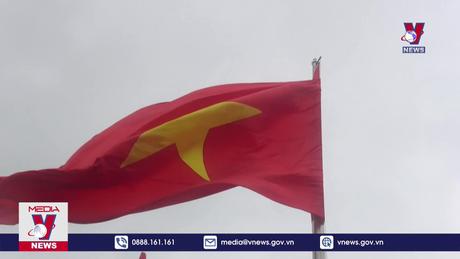 Chào cờ đầu năm và đón du khách đầu tiên tại cực Đông của Tổ quốc 