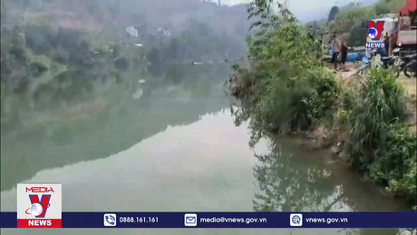 Tìm thấy thi thể lái xe ô tô chở xi măng bị lật đổ chìm ở hồ thủy điện 