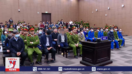 Xét xử 38 bị cáo trong vụ Việt Á