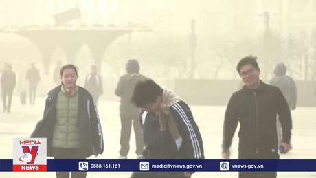 Sương mù dày đặc ảnh hưởng giao thông Trung Quốc