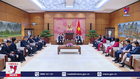 Chủ tịch Quốc hội Vương Đình Huệ tiếp Phó Chủ tịch Quốc hội Lào 