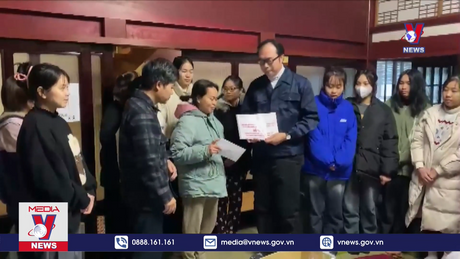 Đại sứ quán Việt Nam tại Nhật Bản cử đoàn công tác đến hỗ trợ cộng đồng 