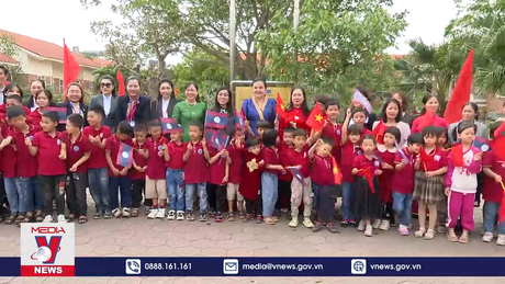 Phu nhân Thủ tướng Lào và Việt Nam thăm, tặng quà Làng trẻ em SOS Thái Bình