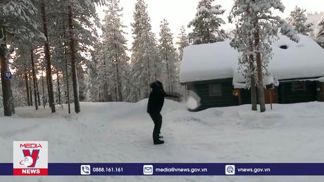 Trải nghiệm trò chơi nước sôi đóng băng ở Phần Lan