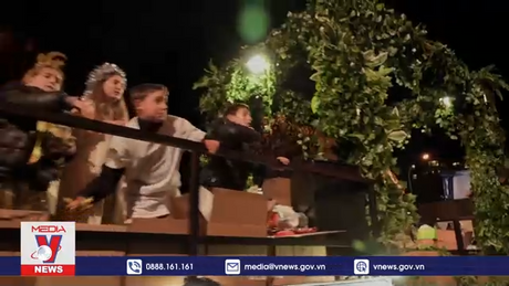 Trẻ em Tây Ban Nha háo hức đón Lễ Hiển Linh