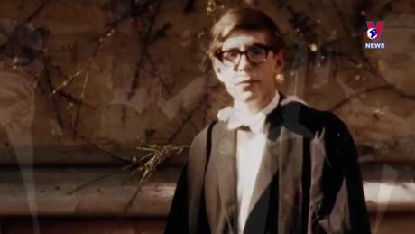Thông điệp lịch sử: Stephen Hawking - Một bộ óc vĩ đại