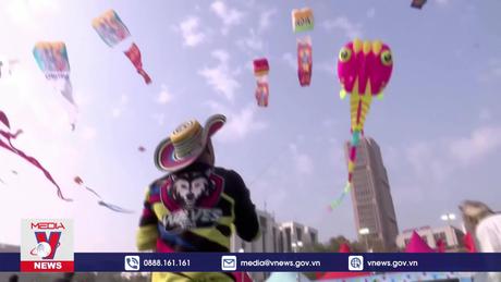 Rực rỡ Lễ hội diều ở Ấn Độ