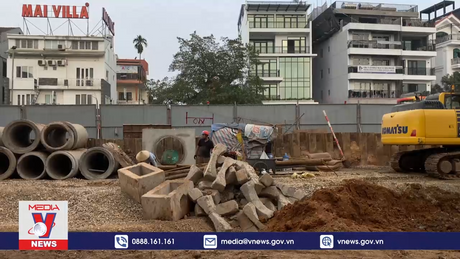 Chậm tiến độ 2 năm, dự án hạ cốt đê đường Âu Cơ - Nghi Tàm gây khó cho dân