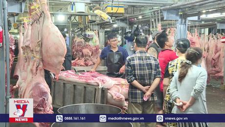 Giám sát an toàn thực phẩm và nguồn cung thịt heo Tết