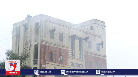 Mãn nhãn Cảnh sát gìn giữ hòa bình diễn tập chống khủng bố