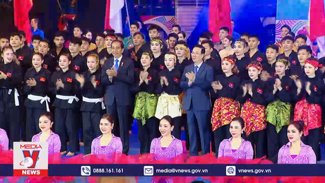 Chủ tịch nước và Tổng thống Indonesia xem biểu diễn võ thuật, nghệ thuật