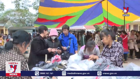 Ấm áp “Phiên chợ Xuân 0 đồng” ở vùng cao Sơn La 