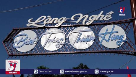 Làng nghề bánh tráng trăm tuổi vào vụ Tết