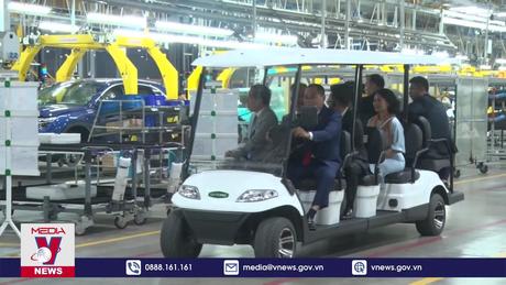 Tổng thống Indonesia thăm nhà máy VinFast Hải Phòng