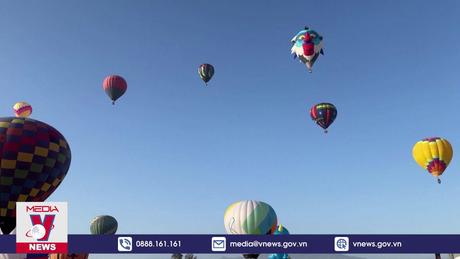 Bầu trời rực rỡ sắc màu ở Chile