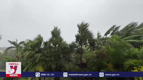 Pháp nâng cảnh báo bão tại đảo Reunion lên mức cao nhất