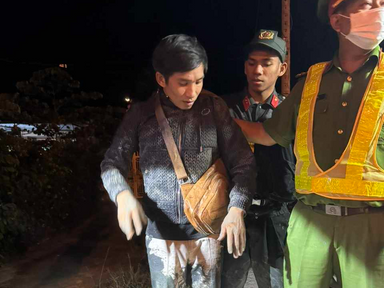 Vi phạm nồng độ cồn lòi ra xe trộm cắp
