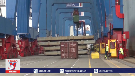 IMF cảnh báo áp lực tài khóa trong 