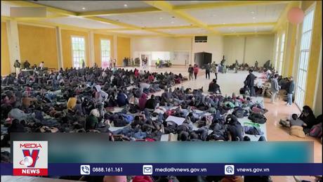 Mexico giải cứu hàng trăm người di cư