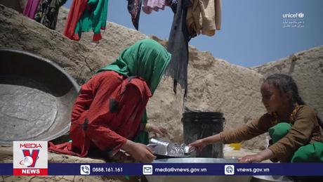 Gần 100.000 trẻ em Afghanistan cần được cứu trợ