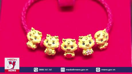 Nhộn nhịp thị trường quà Tết âm lịch