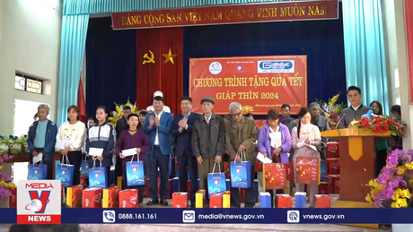 VNews mang Tết sớm đến với người nghèo