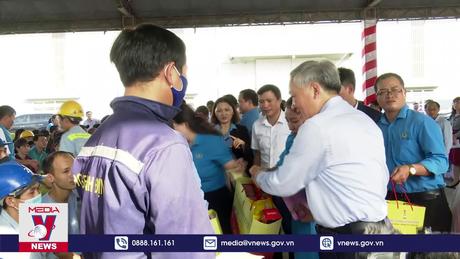 Chánh án TAND tối cao trao quà Tết tại Bình Định