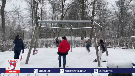 Cơ hội vui chơi của người dân trong mưa tuyết