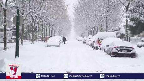 Tuyết rơi dày bao phủ miền Tây Canada và Mỹ