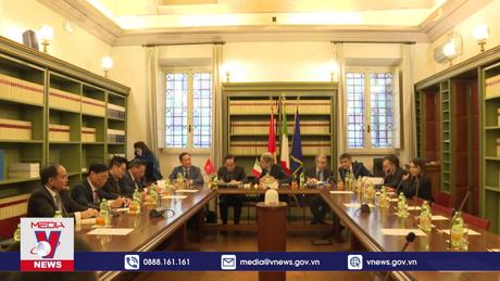 Đồng chí Lê Hoài Trung thăm làm việc tại Italy và Vatican