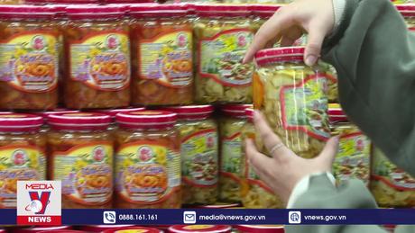 Đặc sản Tết đổ bộ siêu thị TP.HCM