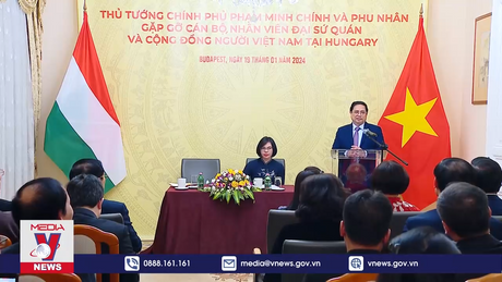 Thủ tướng Phạm Minh Chính gặp gỡ kiều bào tại Hungary