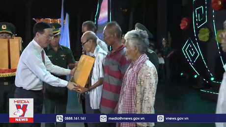 Chủ tịch nước dự Chương trình “Xuân Biên phòng ấm lòng dân bản”