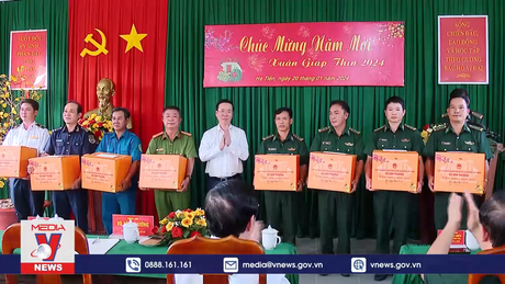 Chủ tịch nước thăm, chúc Tết xã đảo tiền tiêu