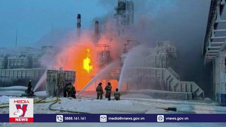 Cháy lớn tại tổ hợp sản xuất khí đốt của Nga