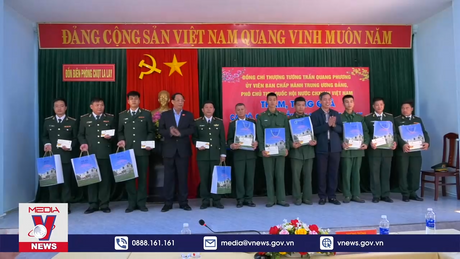 Phó chủ tịch Quốc hội thăm, chúc Tết Đồn biên phòng Quảng Trị