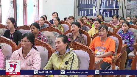 Đoàn công tác Quốc hội gặp gỡ và tặng quà công nhân Sóc Trăng