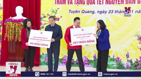 Tặng quà Tết tại Tuyên Quang