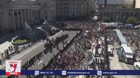 Tổng đình công phản đối chính sách “thắt lưng buộc bụng” ở Argentina