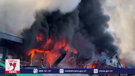 Hỏa hoạn tại trung tâm mua sắm ở Serbia