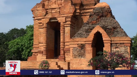 Vẻ đẹp tháp cổ Po Sah Inư