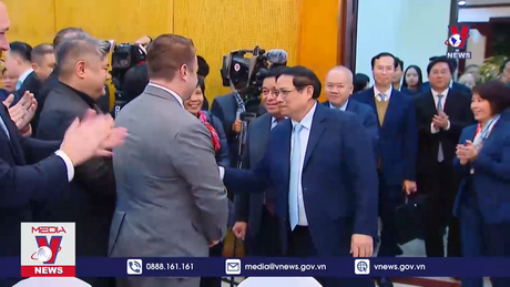 Thủ tướng dự tiệc chiêu đãi các đối tác, nhà đầu tư 